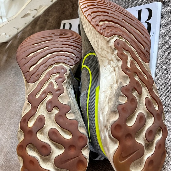 Nike REACT Gray & Lime Green FlyKnit Sneakers - Men’s Size 10 - Picture 13 of 14